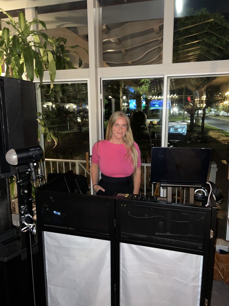 book dj for corporate event in chicago and chicagoland